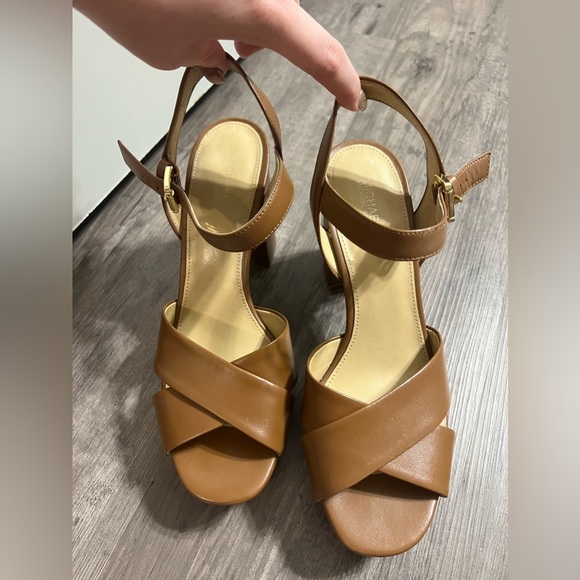 MICAHEL KORS Leather Heels - Picture 2 of 4